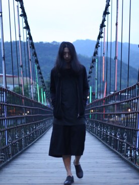 「initial（イニシャル）のアイテム（その他シューズ）」を使った、Kin Kwokさん（メンズ・175cm）の春コーディネート