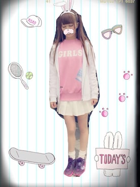 「BUBBLES（バブルス）のアイテム（スウェット）」を使った、木月沙織(放課後プリンセス)さん（レディース・151cm）の春コーディネート