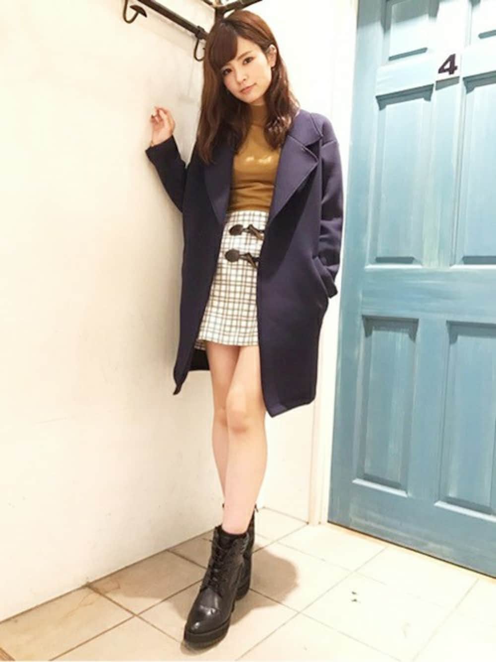 「＃スカート、#チェックスカート、#大人カジュアル、#ハイネック、#ネイビー、#dazzlin 、#casual、#秋服、＃トレンド、#秋コーデ」｜「dazzlinのチェスタージャケット（チェスターコート、ブルー系）」を使った、dazzlin SHOP STAFFさん（レディース・160cm）の秋コーディネートの1枚目の写真