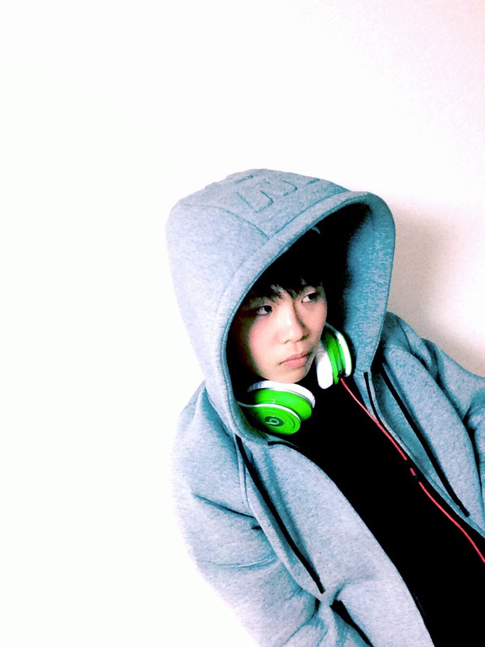 「Alexander Wang、beats by dr.dre、Y-3、y-3 #yohjiyamamoto、パーカー、ヘッドホン」｜「alexanderwangのアイテム（パーカー、グレー系）」を使った、koheiさん（メンズ・168cm）の冬コーディネートの1枚目の写真
