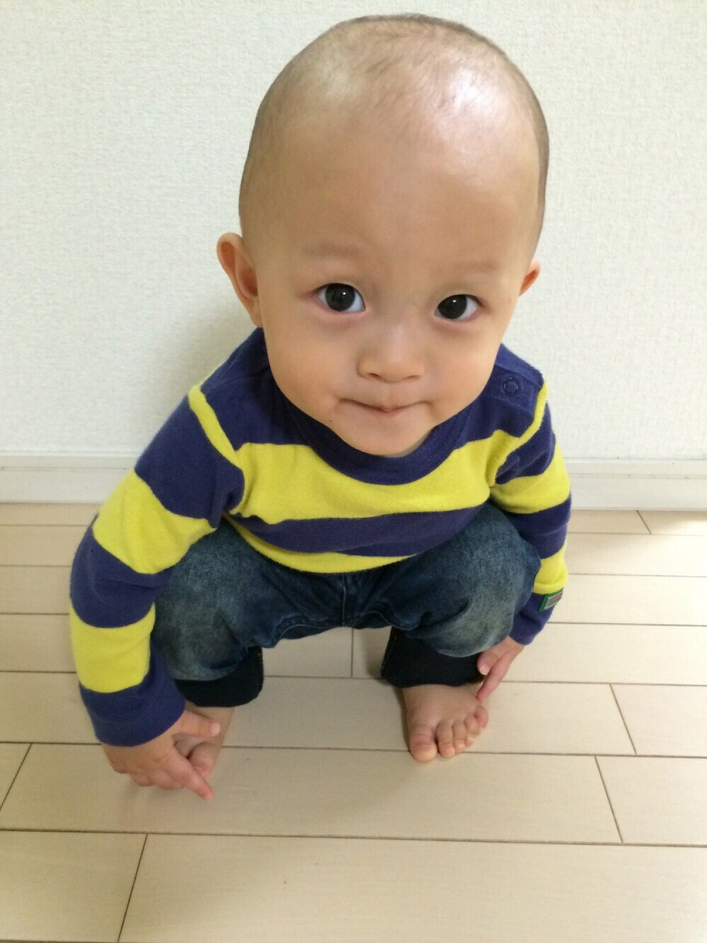 「おうちこーで、キッズコーデ、ドラフトDIE、DIESEL KIDS」｜「HAKKA KIDSのアイテム（Tシャツ/カットソー、その他）」を使った、ajさん（キッズ・80cm）の冬コーディネートの1枚目の写真