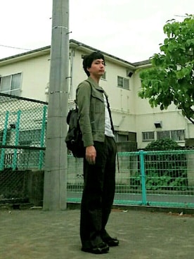 「アイテム（カーゴパンツ、ブラウン系）」を使った、林Qさん（メンズ・171cm）の春コーディネート