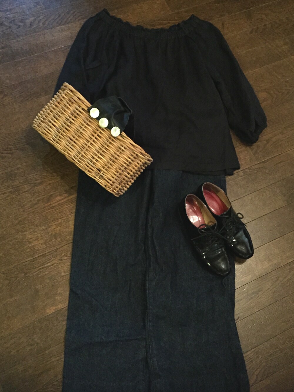 「JOURNAL STANDARDのアイテム（シャツ/ブラウス、ブラック系）」を使った、coocooさん（レディース・159cm）の秋コーディネートの1枚目の写真
