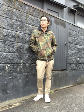 「カモ柄」｜「アイテム（ブルゾン）」を使った、TOMOYAさん（メンズ・175cm）の春コーディネート