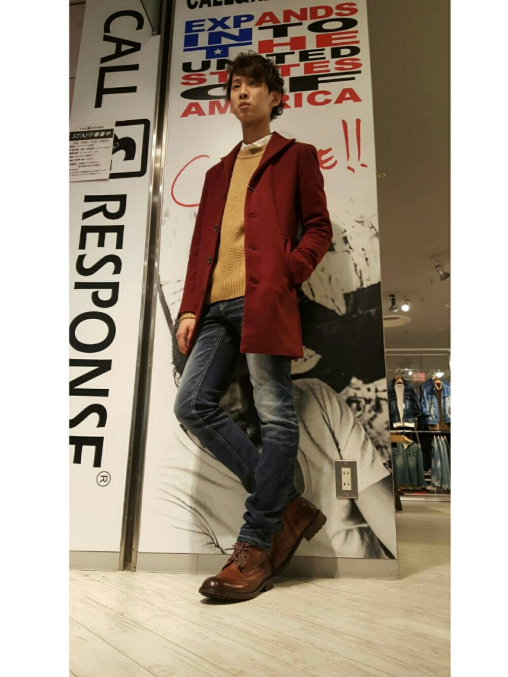 その他のその他アウター、その他のニット/セーター、その他のデニムパンツを着用したメンズの秋コーディネートの1枚目の写真