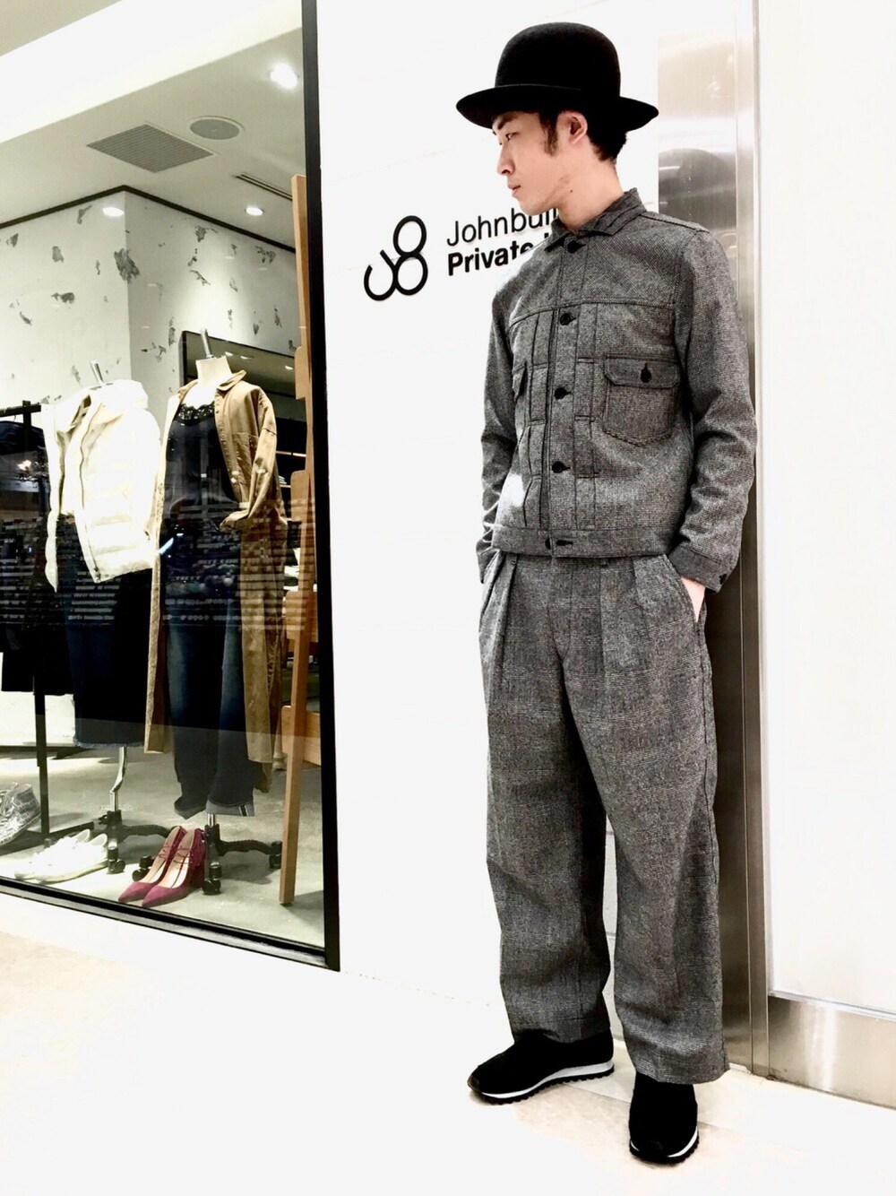 「Johnbull Private labo、johnbull、モノトーン、セットアップ、スニーカー、ハット、Gジャン、ワイドパンツ、スラックス、千鳥柄」｜「Johnbull Private laboのアイテム（ハット、ブラウン系）」を使った、J2さん（メンズ・180cm）の秋コーディネートの1枚目の写真