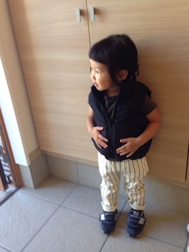 「ベスト×Tシャツ」｜「アイテム（ジャケット/アウター）」を使った、yunohanaさん（キッズ・90cm）の秋コーディネート