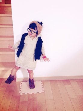 「Birthday（バースデイ）のアイテム（ダウンベスト、ブラック系）」を使った、yunohanaさん（キッズ・100cm）の秋コーディネート