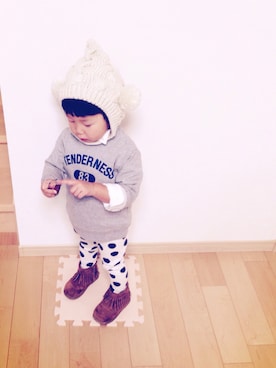 「green label relaxing（グリーンレーベルリラクシング）の【KIDS】チェーンシシュウプリント スウェット（スウェット、グレー系）」を使った、yunohanaさん（キッズ・100cm）の秋コーディネート