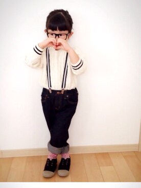 「GU（ジーユー）のアイテム（ニット/セーター、ホワイト系）」を使った、yunohanaさん（キッズ・100cm）の冬コーディネート