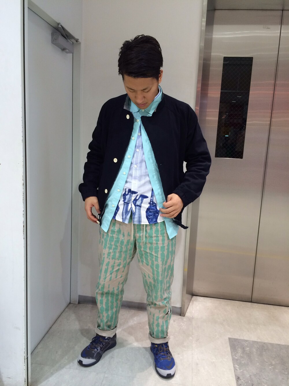 「undercover、NEIGHBORHOOD、c.e」｜「SASQUATCHfabrix.のDIGABLE DRIZZLER JKT（ブルゾン、ブルー系）」を使った、stevengoさん（メンズ・170cm）の冬コーディネートの1枚目の写真