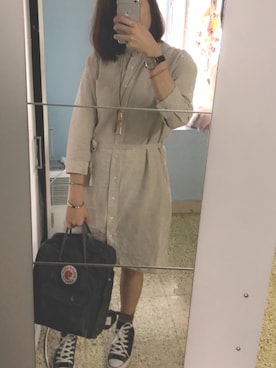 「UNIQLO（ユニクロ）のアイテム（ワンピース、ベージュ系）」を使った、Scarlettさん（レディース・164cm）の春コーディネート