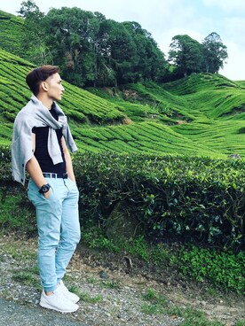 「H&M（エイチ・アンド・エム）のアイテム（ジャケット/アウター）」を使った、Syazwan Rahmadさん（メンズ・172cm・20代）の春コーディネート