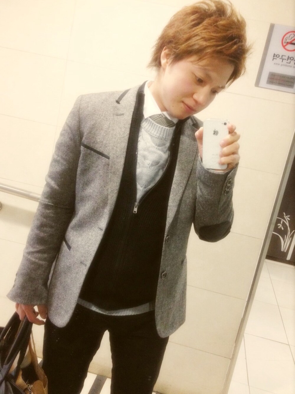 「ジャケット、H&M、ZARA」｜「H&Mのアイテム（ナイロンジャケット、グレー系）」を使った、aki_tetsuさん（メンズ・157cm）の冬コーディネートの1枚目の写真