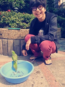 「アイテム（デニムパンツ、レッド系）」を使った、Essunさん（レディース・169cm）の春コーディネート