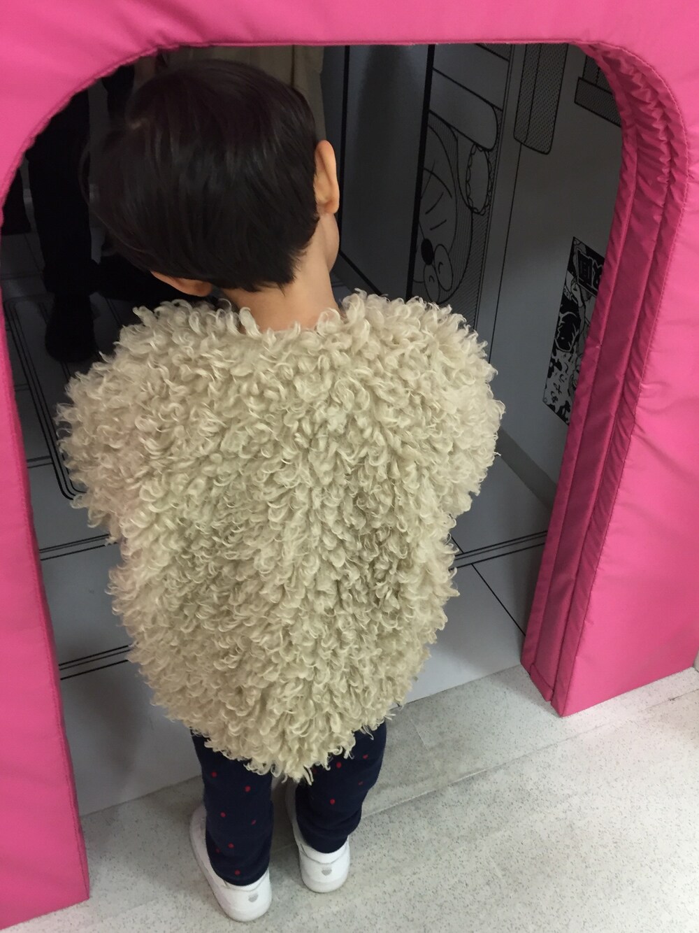 「藤子F不二雄ミュージアム、ドラえもん、もこもこ、ドット、刺繍、スウェット」｜「koreaのアイテム（その他アウター、ベージュ系）」を使った、shuntakyotaさん（キッズ・100cm）の秋コーディネートの1枚目の写真