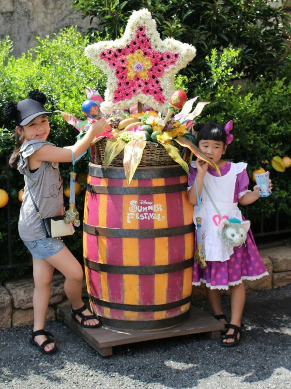 「ディズニー、ディズニーコーデ、ディズニーシー、マイフレンドダッフィー、ダッフィー、ミニー、大好き」｜「ﾏｲﾌﾚﾝﾄﾞﾀﾞｯﾌｨｰ ﾐﾆｰちゃん●🎀●のアイテム（ドレス、パープル系）」を使った、ayakaさん（キッズ・120cm）の秋コーディネートの1枚目の写真