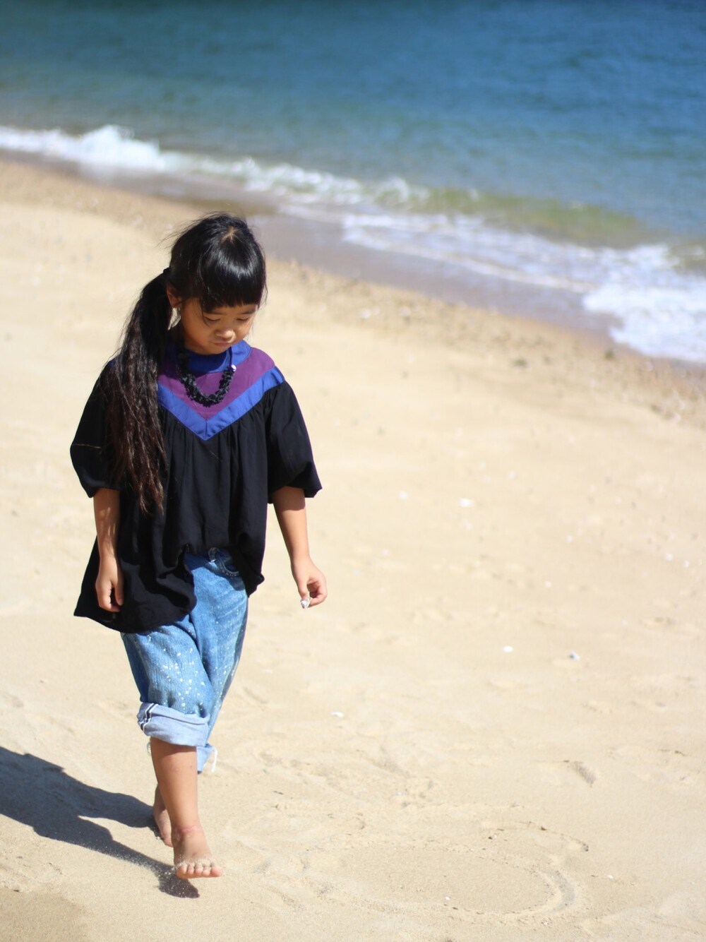 「gotoHollywood、尾道、好きな人がいること、ロケ地巡り、ONOMICHI U2」｜「GO TO HOLLYWOODのアイテム（シャツ/ブラウス、ブラック系）」を使った、ayakaさん（キッズ・120cm）の秋コーディネートの1枚目の写真