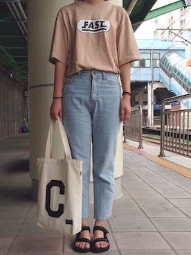 「COVERNAT」｜「アイテム（サンダル）」を使った、April Yangさん（レディース・170cm）の夏コーディネート