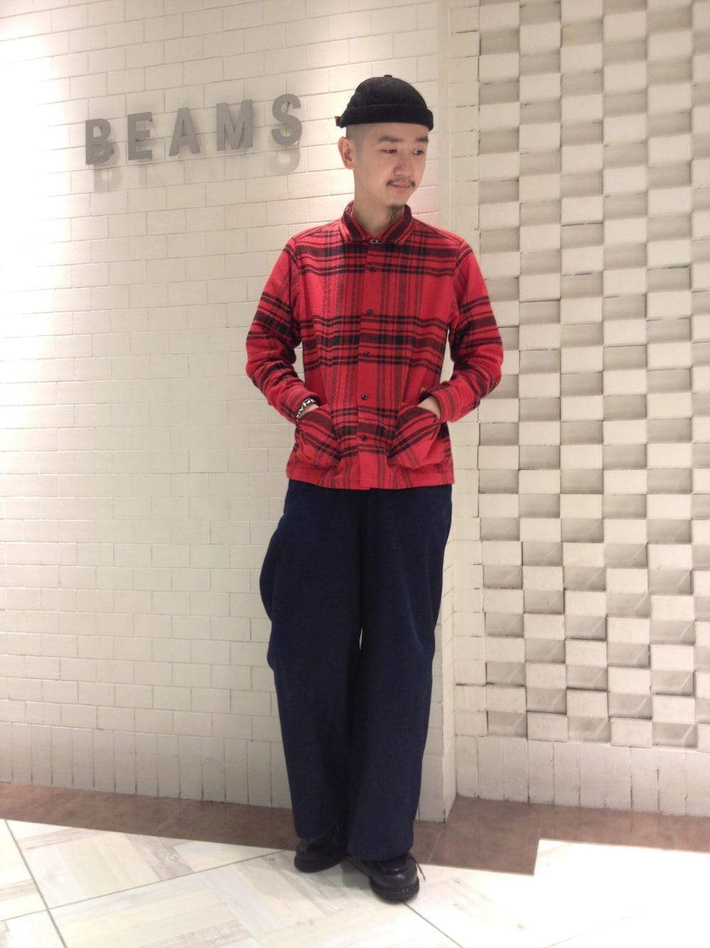 「BEAMS、Paraboot、MENS、ビームス新宿」｜「International Gallery BEAMSの【BETON CIRE / MIKI 】（ハット、ブラック系）」を使った、inata shinyaさん（メンズ・174cm）の冬コーディネートの1枚目の写真