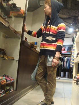 「B'2nd（ビーセカンド）のアイテム（パーカー）」を使った、岡田さん（メンズ・175cm）の冬コーディネート