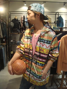 「B'2nd（ビーセカンド）のアイテム（ナイロンジャケット）」を使った、岡田さん（メンズ・175cm）の春コーディネート