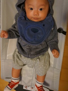 「babyGAP（babyGAP）のアイテム（サロペット/オーバーオール）」を使った、S✳︎Sさん（メンズ・60cm）の冬コーディネート
