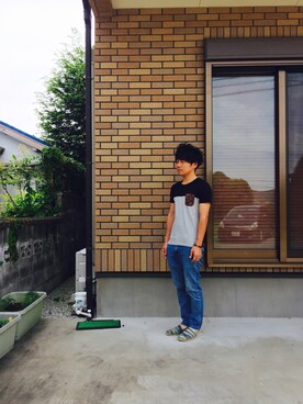 「ZARA（ザラ）のアイテム（Tシャツ/カットソー、ブラック系）」を使った、みとやんさん（メンズ・166cm）の春コーディネート