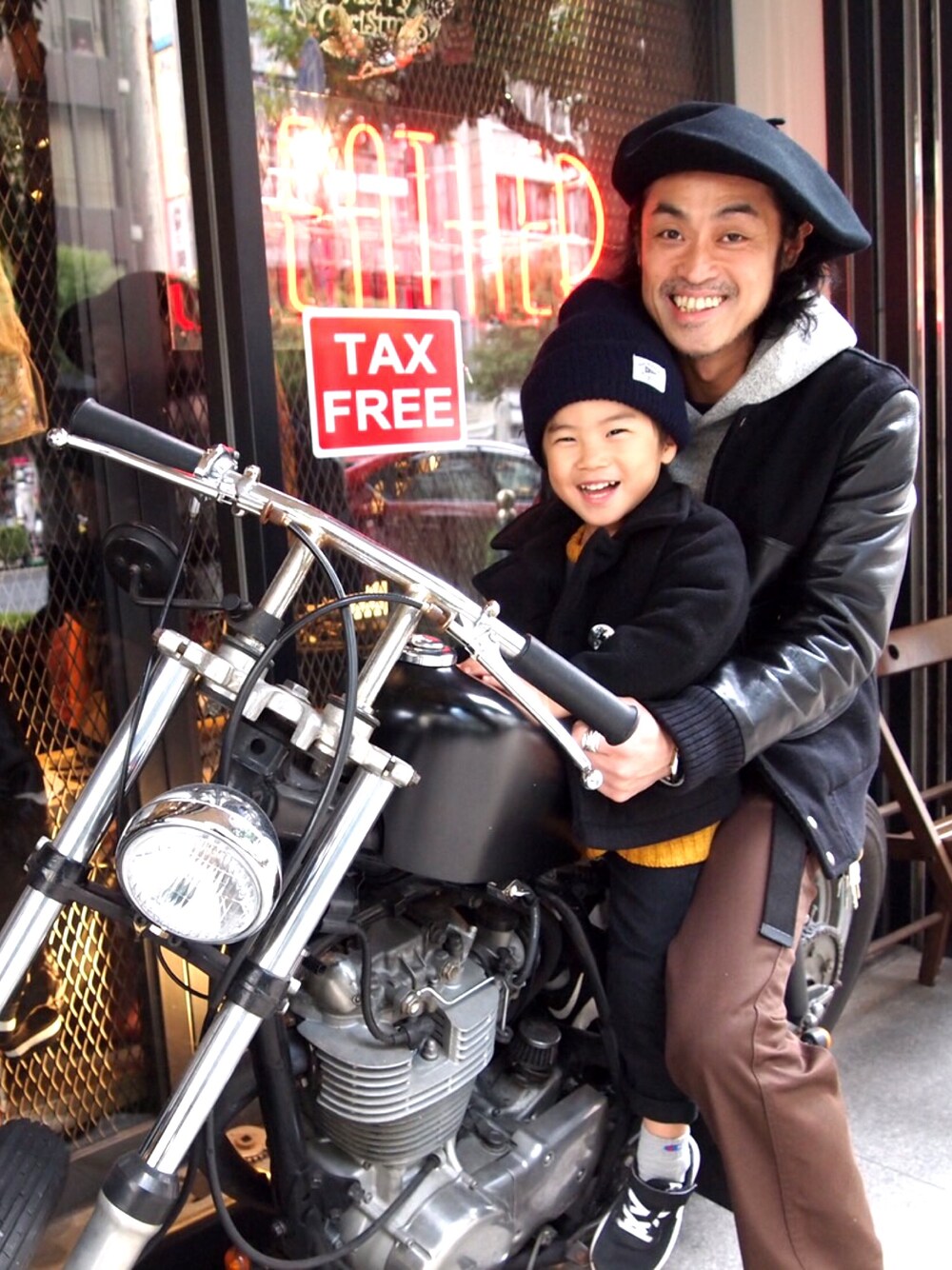 「冬、リンクコーデ、おとこのこ、3歳、SCHOTT」｜「schottのSchott/ショット/Kid's PEACOAT/キッズ ピーコート（ピーコート、ブラック系）」を使った、na Jさん（キッズ・100cm）の冬コーディネートの1枚目の写真