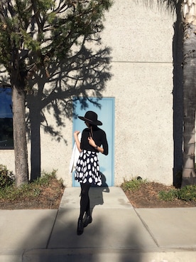 「HENRI BENDEL（ヘンリーベンデル）のアイテム」を使った、Corinna さん（レディース・173cm）の冬コーディネート