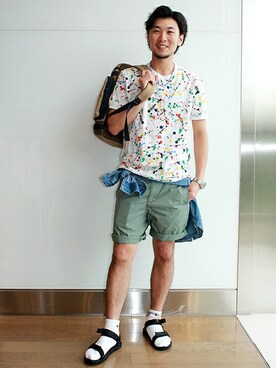 「TEVAサンダル」｜GapJapanさん（メンズ・180cm）の夏コーディネート