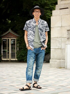 「リーフプリント」｜GapJapanさん（メンズ・178cm）の夏コーディネート