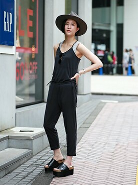 「GAP（ギャップ）のアイテム（サロペット/オーバーオール）」を使った、GapJapanさん（レディース・160cm）の夏コーディネート