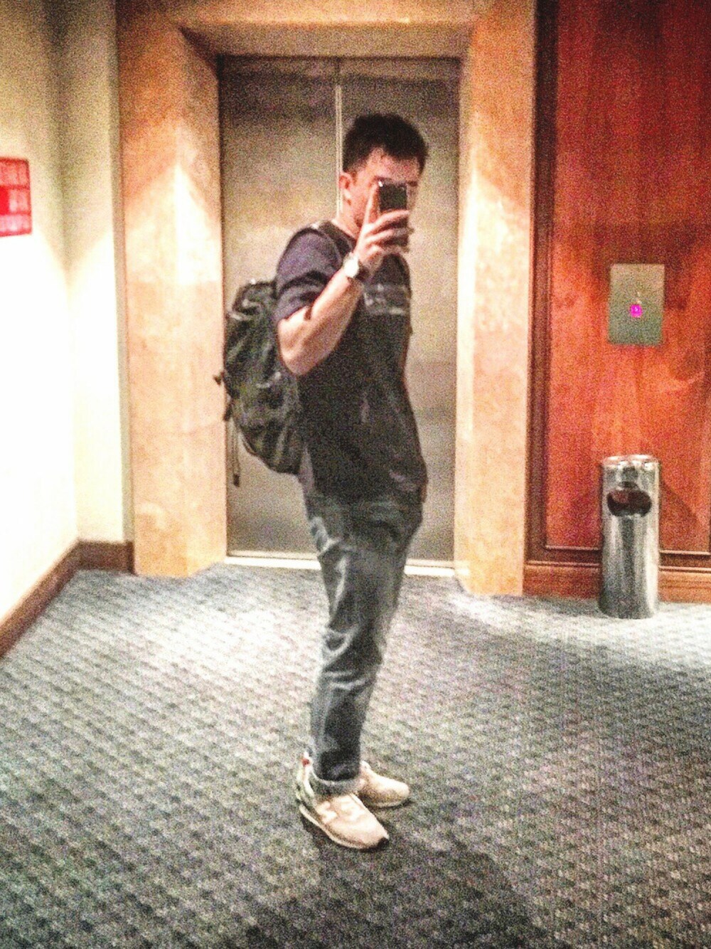 「M996、m996pg」｜「WTAPSのアイテム（デニムパンツ、ブルー系）」を使った、Lewis Tiongさん（メンズ・173cm）の春コーディネートの1枚目の写真