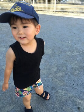 「abcd（ナシ）のアイテム（キャップ）」を使った、shi&uさん（キッズ・100cm）の夏コーディネート