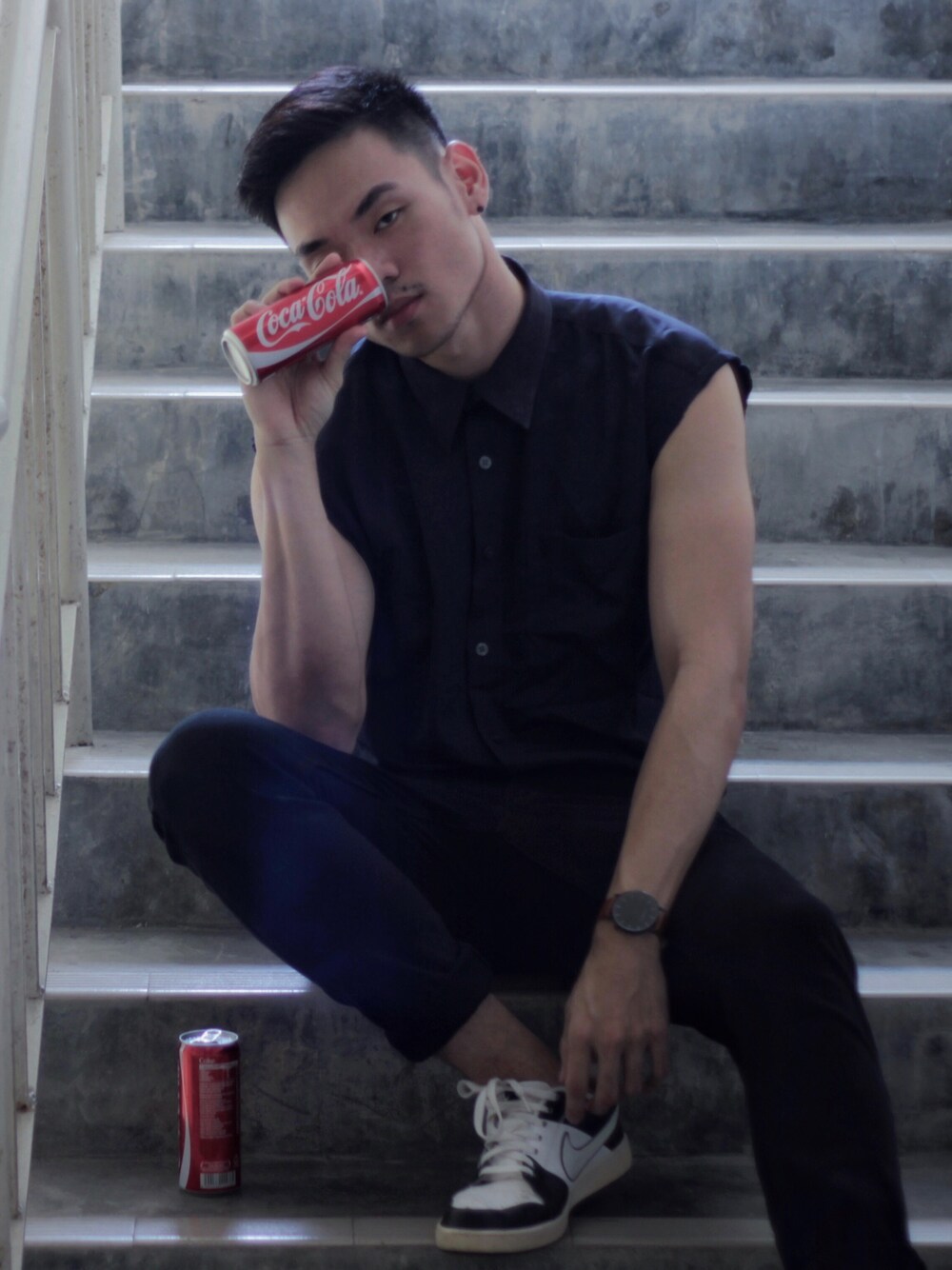 「ootd」｜「PLAYBOYのアイテム（シャツ/ブラウス、ブルー系）」を使った、Alvin Seeさん（メンズ・184cm）の春コーディネートの1枚目の写真