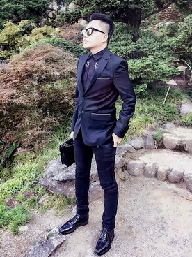 「GIVENCHY（ジバンシイ）のアイテム（フォーマルスーツ/小物）」を使った、Hung Nguyenさん（メンズ・173cm）の秋コーディネート
