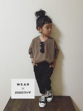 「MARKEY'S（マーキーズ）のオーバーダイテーパードタックロングＰ (80～140cm)（その他パンツ、ブラック系）」を使った、tsugumonさん（キッズ・132cm）の春コーディネート