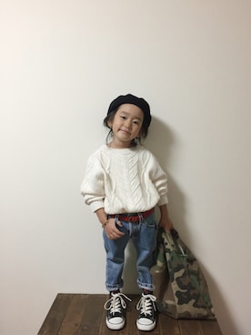 「GU（ジーユー）のアイテム（ニット/セーター、ホワイト系）」を使った、tsugumonさん（キッズ・132cm）の冬コーディネート