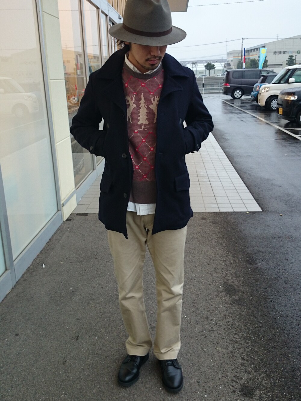 「belafonte、corefighterco.、Redwing、UNIQLO、ハット、革靴」｜「BELAFONTEのニット（ニット/セーター、グレー系）」を使った、kiarekoさん（メンズ・174cm）の冬コーディネートの1枚目の写真