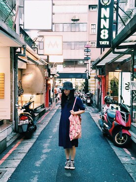 「MONKI（モンキ）のアイテム（トートバッグ）」を使った、mskueenさん（レディース・160cm）の夏コーディネート