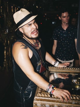 「アイテム（コインケース）」を使った、DAICHI TEDDYさん（メンズ・163cm）の夏コーディネート