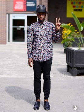 「streetsnap」｜「アイテム（アクセサリー）」を使った、아이즈매거진(eyesmag.com)さん（メンズ・178cm）の秋コーディネート