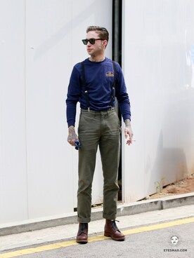 「streetsnap」｜「アイテム（ブーツ）」を使った、아이즈매거진(eyesmag.com)さん（メンズ・177cm）の秋コーディネート