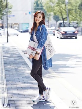 「streetsnap」｜「アイテム（ダウンジャケット/コート）」を使った、아이즈매거진(eyesmag.com)さん（レディース・172cm）の秋コーディネート