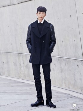 「streetsnap」｜「アイテム（ダウンジャケット/コート）」を使った、아이즈매거진(eyesmag.com)さん（メンズ・189cm）の秋コーディネート