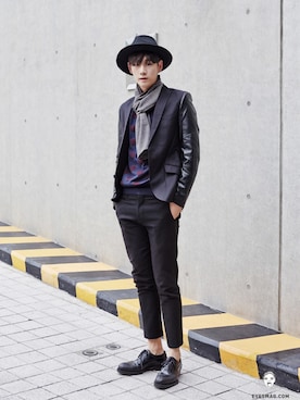 「streetsnap」｜「アイテム（ダウンジャケット/コート）」を使った、아이즈매거진(eyesmag.com)さん（メンズ・188cm）の秋コーディネート