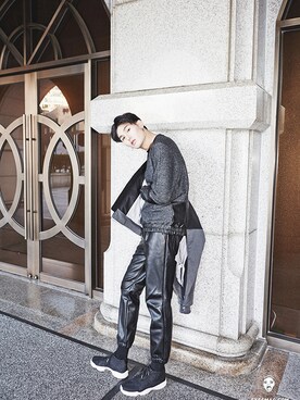 「streetsnap」｜「アイテム（スウェット）」を使った、아이즈매거진(eyesmag.com)さん（メンズ・188cm）の秋コーディネート