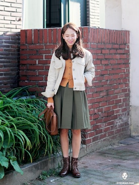 「streetfashionphotographer」｜「アイテム（バッグ）」を使った、아이즈매거진(eyesmag.com)さん（レディース・166cm）の秋コーディネート