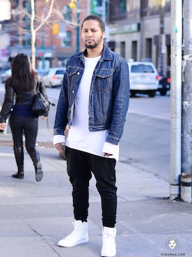 「streetfashionphotographer」｜「アイテム（デニムジャケット）」を使った、아이즈매거진(eyesmag.com)さん（メンズ・178cm）の秋コーディネート